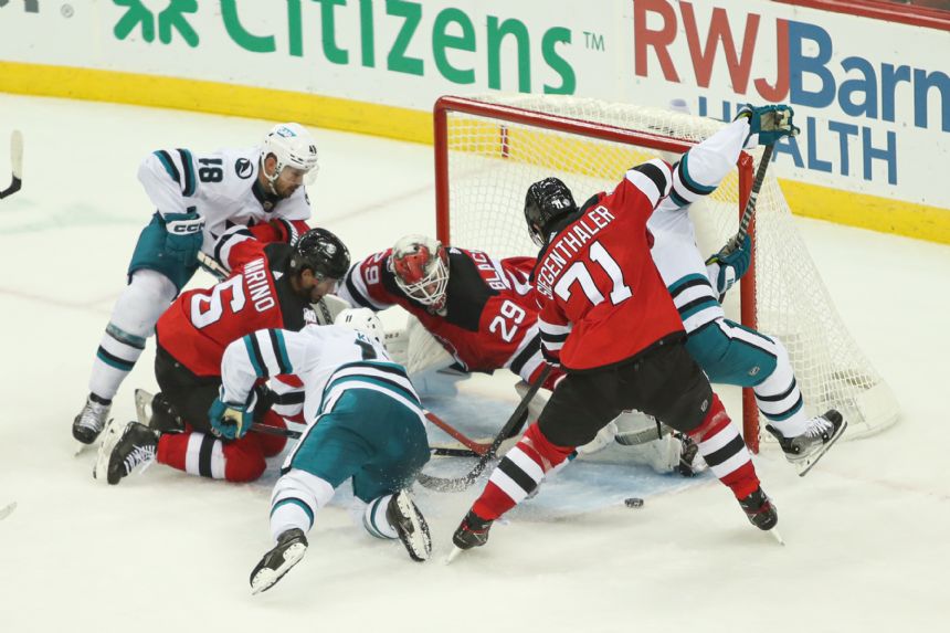 Sharks vs Devils Betting Odds, Free Picks, and Predictions (12/1/2023)