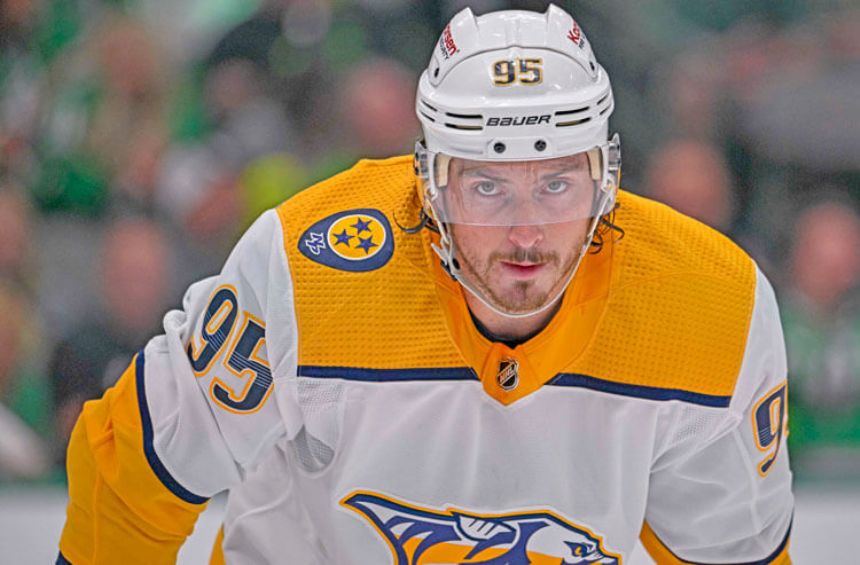 Predators vs Blackhawks Betting Odds, Free Picks, and Predictions (12/5/2023)