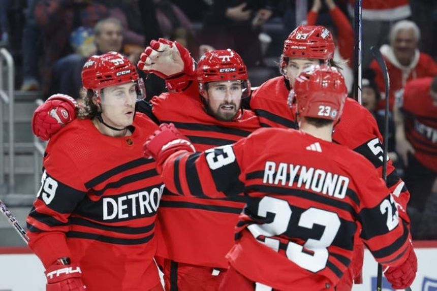 Sharks vs Red Wings Betting Odds, Free Picks, and Predictions (12/7/2023)