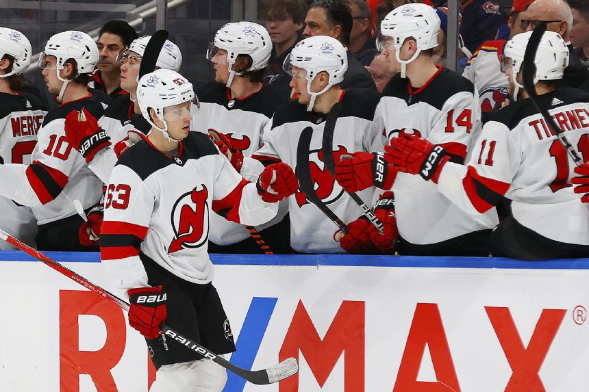 Devils vs Bruins Betting Odds, Free Picks, and Predictions (12/30/2023)