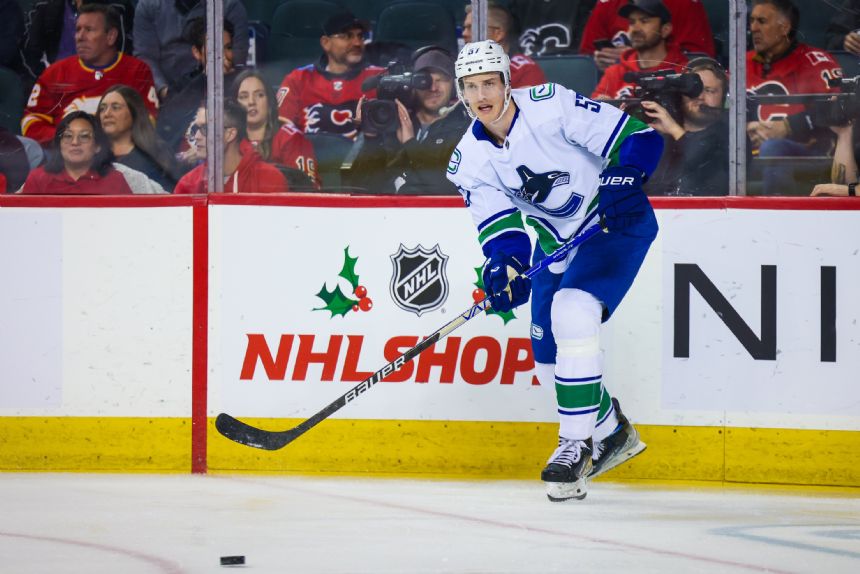 Canucks vs Blue Jackets Betting Odds, Free Picks, and Predictions (1/15/2024)