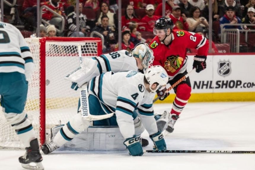 Sharks vs Blackhawks Betting Odds, Free Picks, and Predictions (1/16/2024)