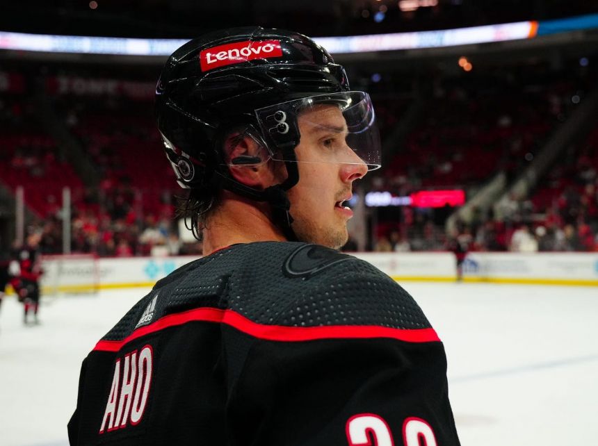 Hurricanes vs Wild Betting Odds, Free Picks, and Predictions (2/27/2024)