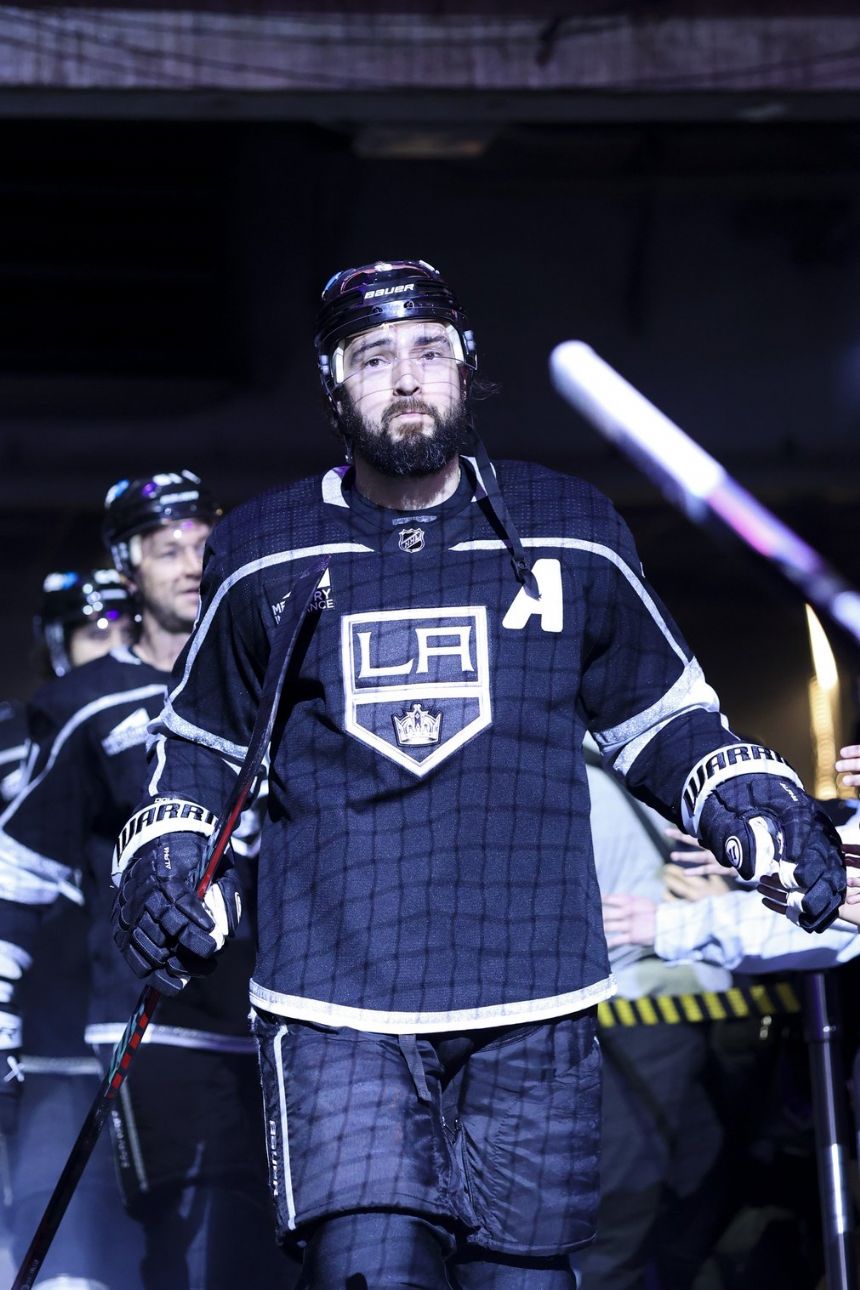 Kings vs Sharks Betting Odds, Free Picks, and Predictions (4/4/2024)